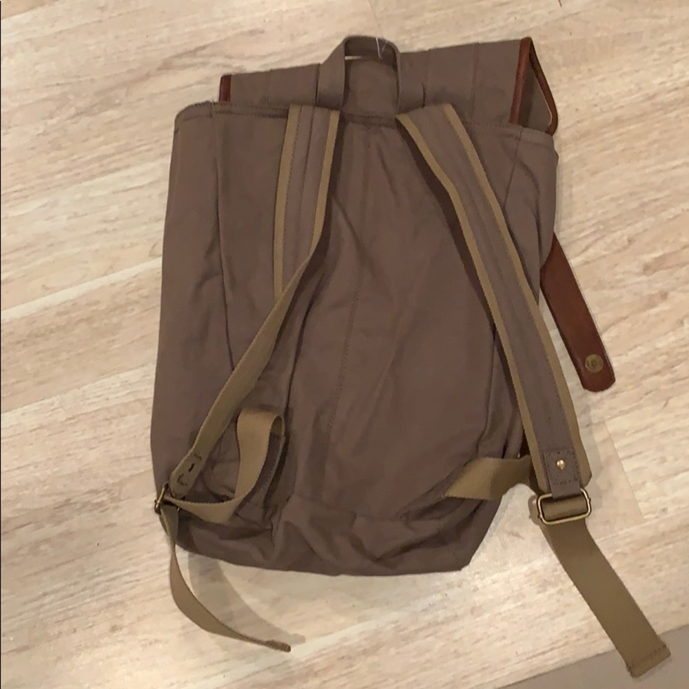 Backpack - Picture 3 of 4